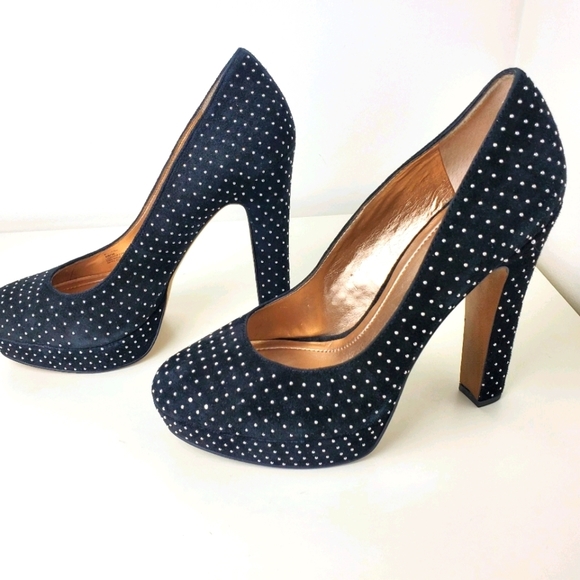 BCBGeneration Shoes - Bcbgeneration black leather pumps size 9B